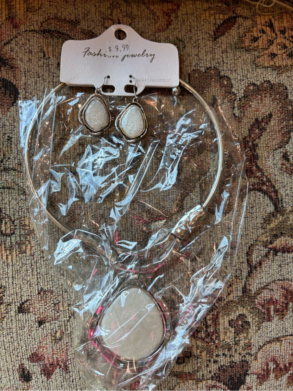White Teardrop Pendant Necklace & Earrings Set